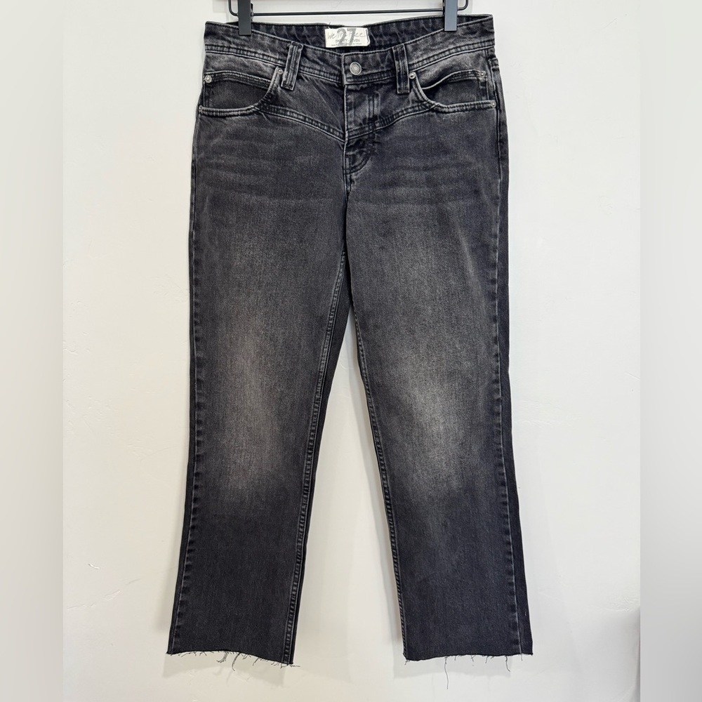 Free People Shelby Low Rise Boyfriend Jeans Black Wash 27‎ Raw Hem